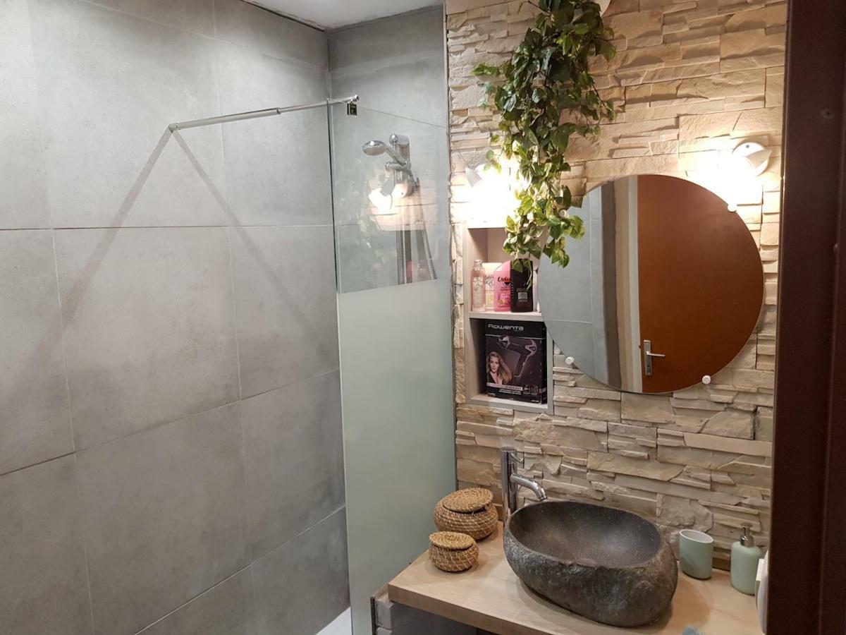 Au Petit Thai - T2 Avec Balcon - Montpellier Centreアパートメント エクステリア 写真